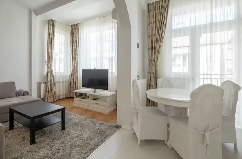 Дава се под наем Тристаен апартамент в София, Център - 120 кв.м за 1495.83 € - Снимка #3