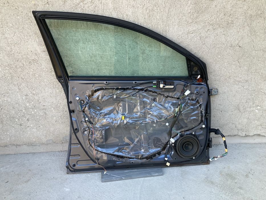 Предна лява врата за тойота авенсис т25/toyota avensis t25 03-08г