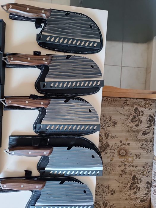 Vând stare cuțite din carbon