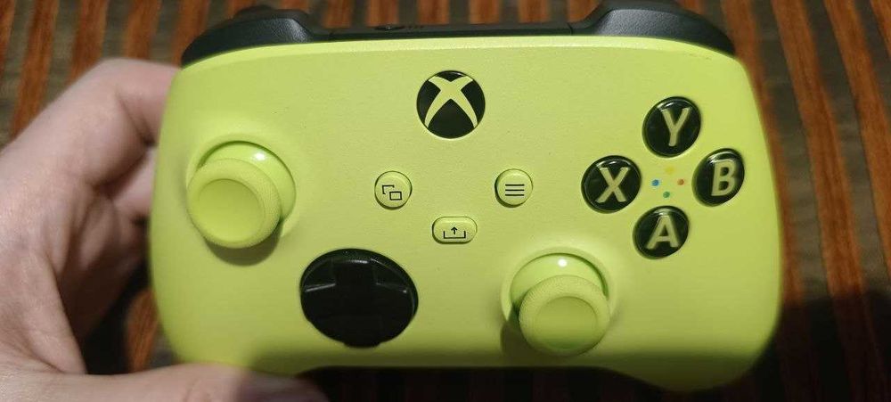 Xbox Wireless Controller Series S/X Electric Volt