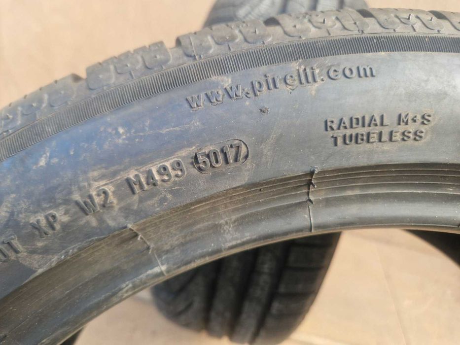 2 Pirelli R19 245/45
Зимни гуми 
DOT5017