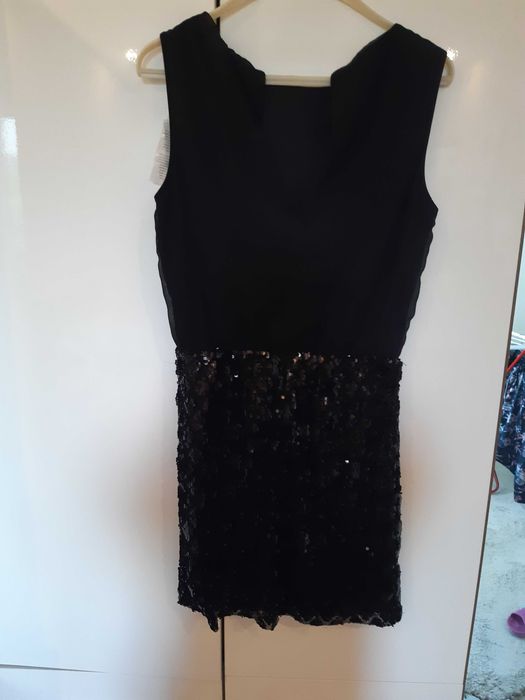 Продавам дамски рокли