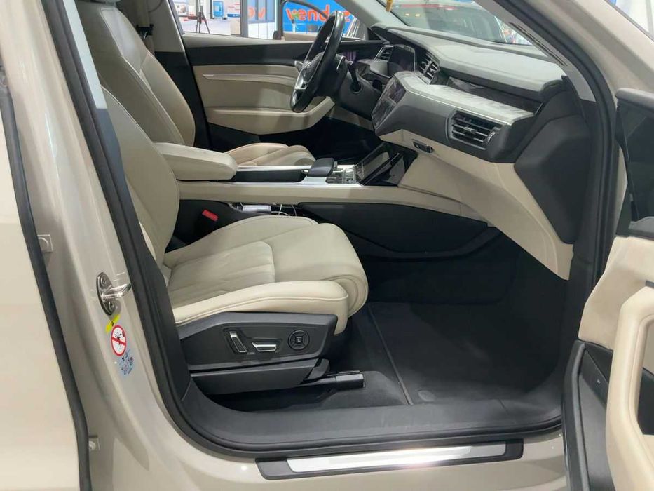 Audi e-tron 55 quattro Advanced 300kW 95kwh 406ks