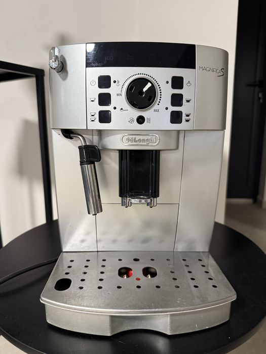 Кафе машина DeLonghi Magnifica S