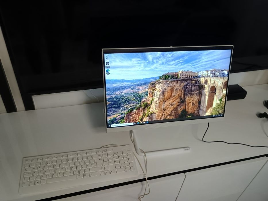 desktop Lenovo all in one