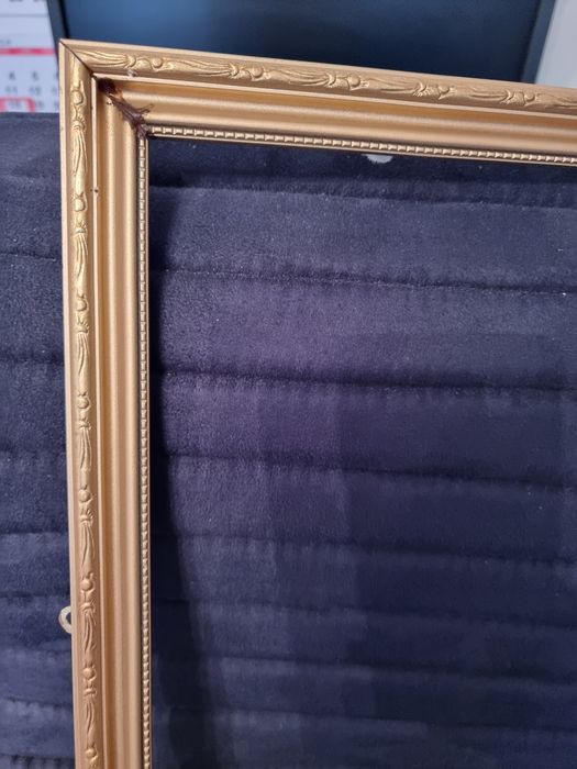 Рамки за картини, гоблени, огледала