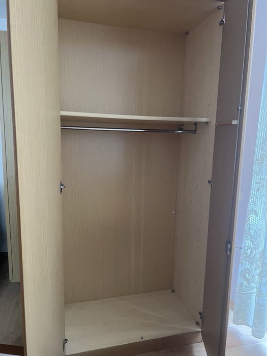 Четирикрилен гордероб