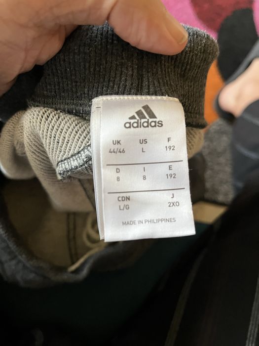 Vând pantaloni de bumbac Adidas