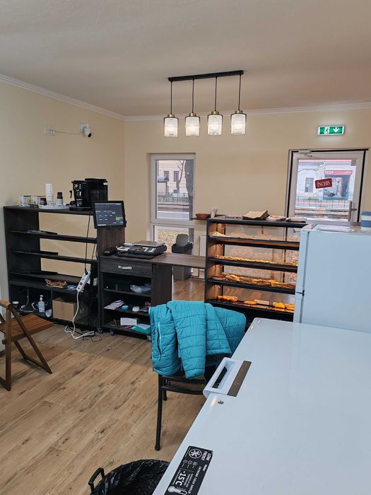 Inchiriez spatiu comercial pe Calea Timisorii.