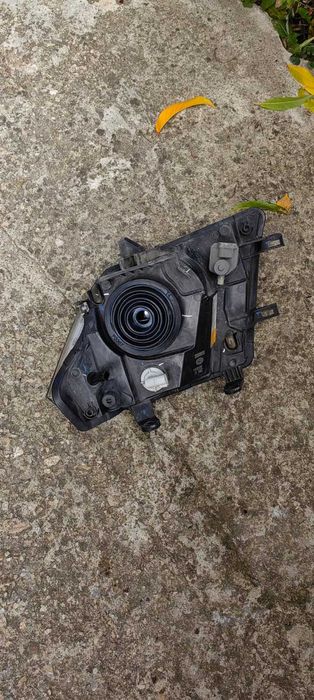 преден фар  десен за нисан навара