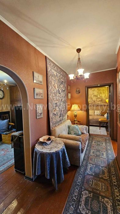 Продава се двуетажна къща в град Средец, област Бургас