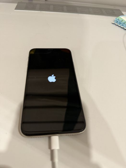 Продам Iphone 10 x apple