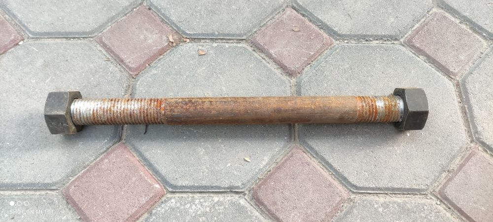 Шпилька М 30 сталь 35