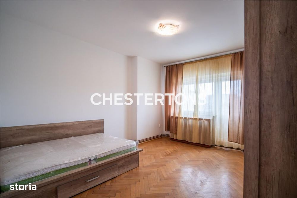 Penthouse deasupra orasului - apartament de vanzare cu terasa, semineu