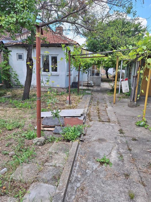 Продавам къща, гр. Добрич до Шел