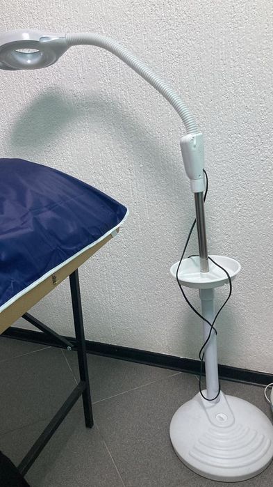 Лампа лупа напольная