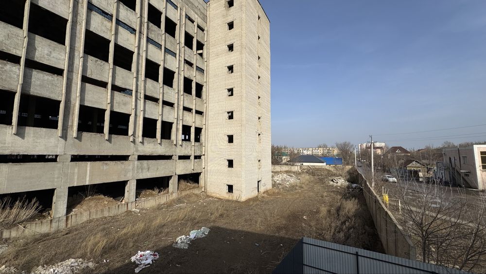 Продам здание в центре города.