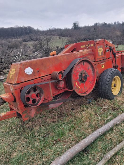 Vînd balotieră sau schimburi