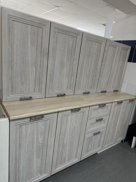 Кухонный гарнитур новый 1.8 м.