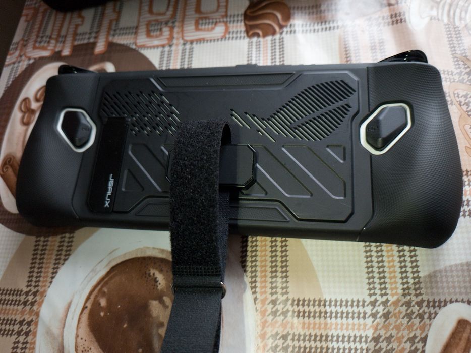 ASUS ROG Ally Z1 Extreme – ca nouă+kit JSAUX accesorii incluse