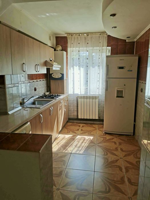 De inchiriat apartament cu 2 camere la parter zona garii
