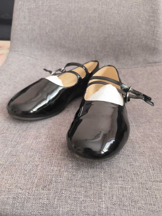 Лачени балеринки ZARA