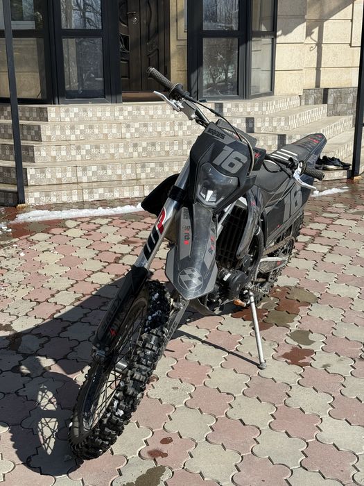 Мотоцикл Эндуро кевс