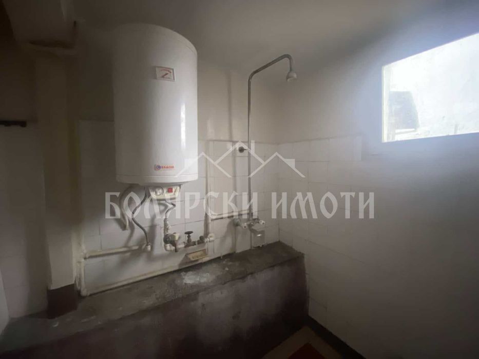 Къща с Панорамна гледка в кв. Варуша