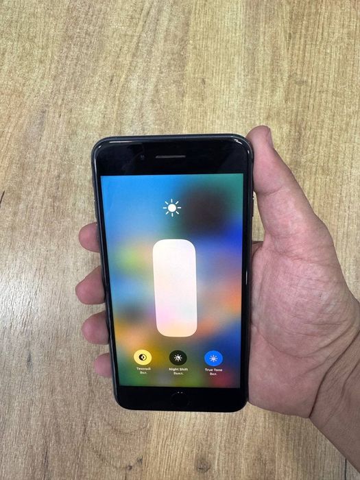 Iphone 8 + 64 GB srochna sotladi