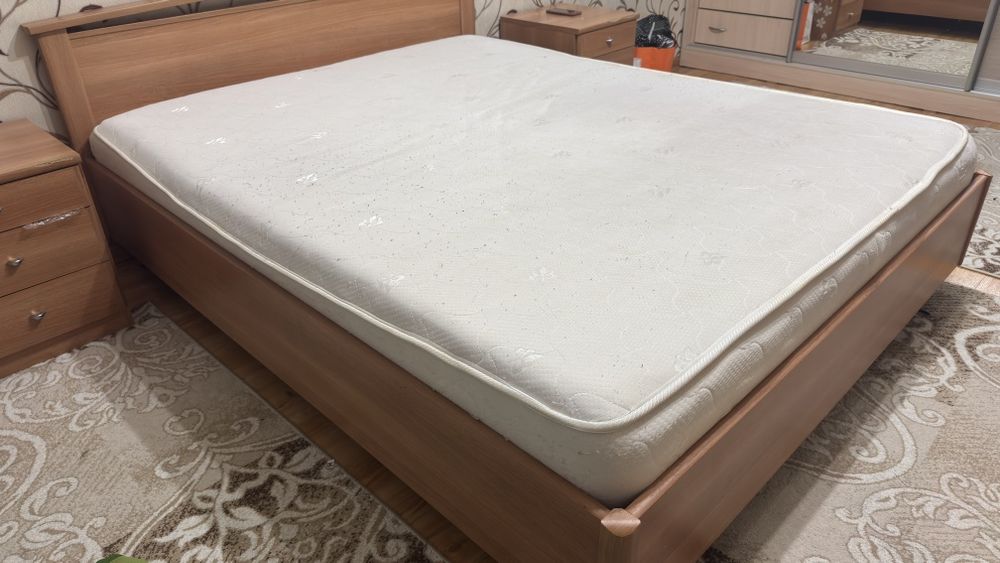 Спальный гарнитур