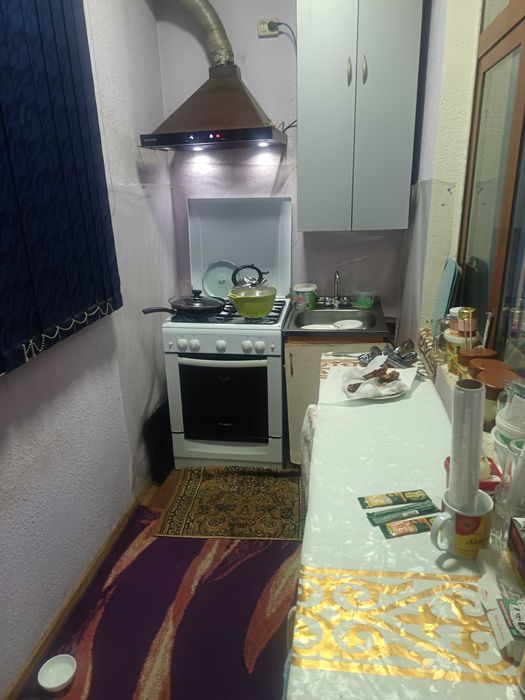 Массив Ташсельмаш. В центре 2х комн квартира переделанную 3-х комн