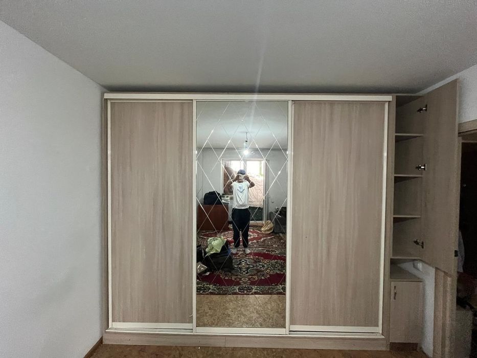 Шкаф выдвижной бу