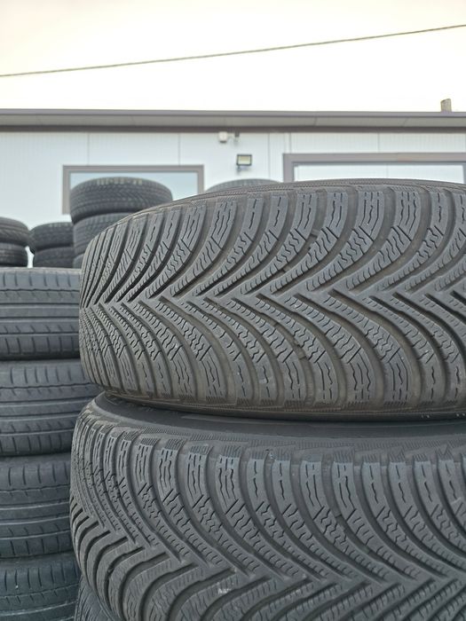 2 Броя 205/60/16 Michelin 5,2mm 23dot