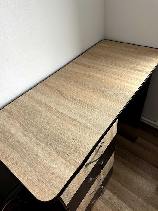 Birou Pal 4 sertare Stare foarte buna ! Poze reale ! Ca nou