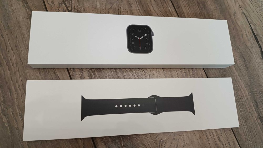 Apple Watch  SE  40mm            .