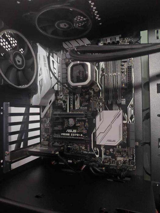 Calculator/PC i7 6700k, ASUS PRIME atx z270-a, H115i Pro
