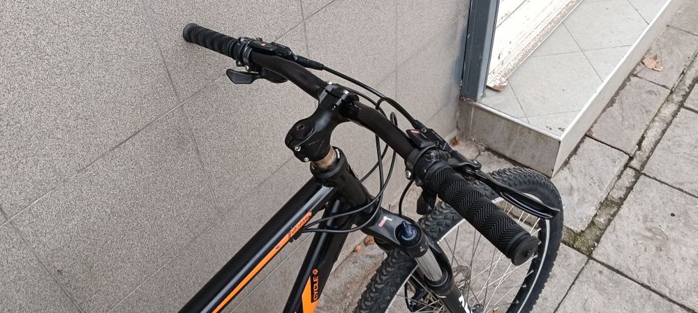 Продавам алуминиев велосипед  26 цола,49 см