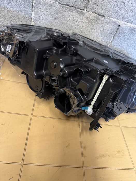 Продавам фарове full led завиващи за BMW G30/31