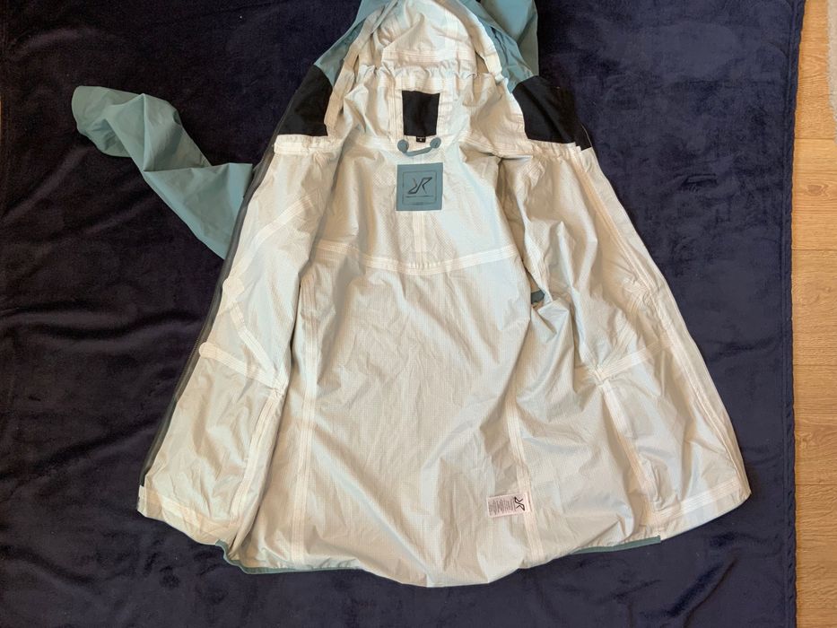 Revolution Race-оригинално яке 40м