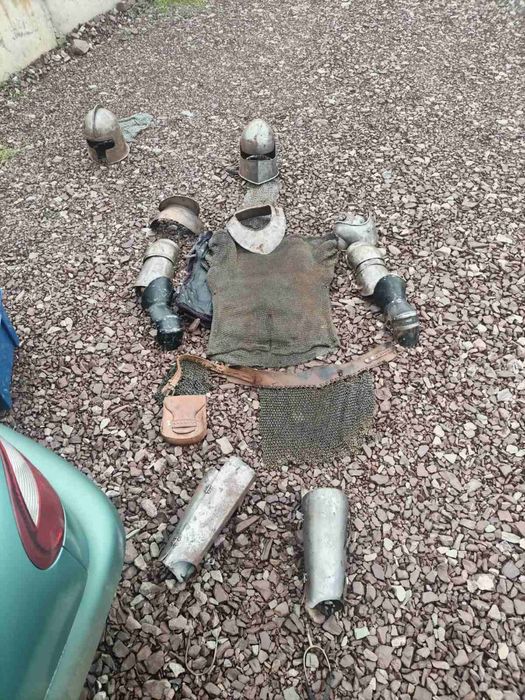 Рицарски доспехи/ризница/броня/шлем