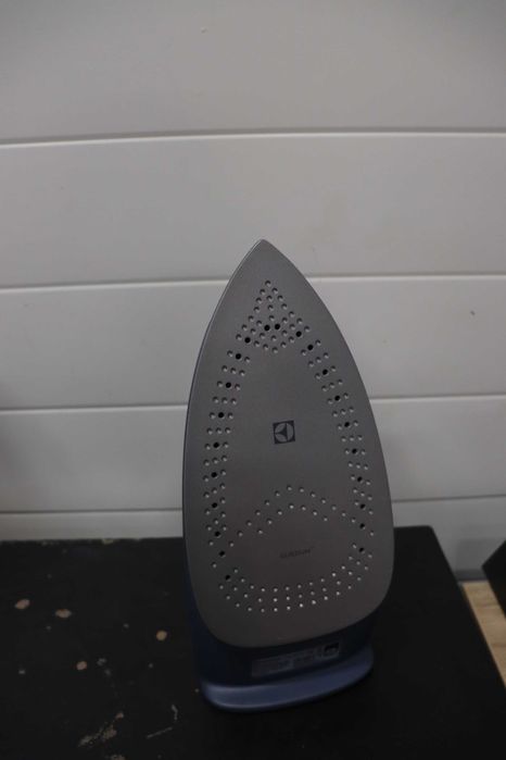 Парна ютия Electrolux E6SI1-4MN Refine 600, 2500W, синя