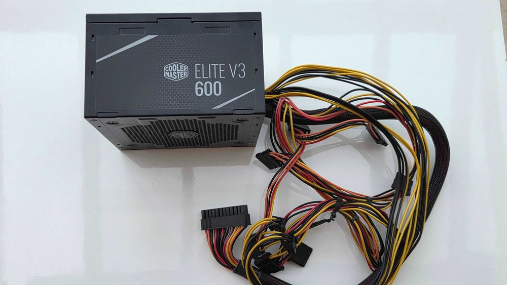 Захранване за компютър Cooler Master 600W (MPW-6001-ACABN1)