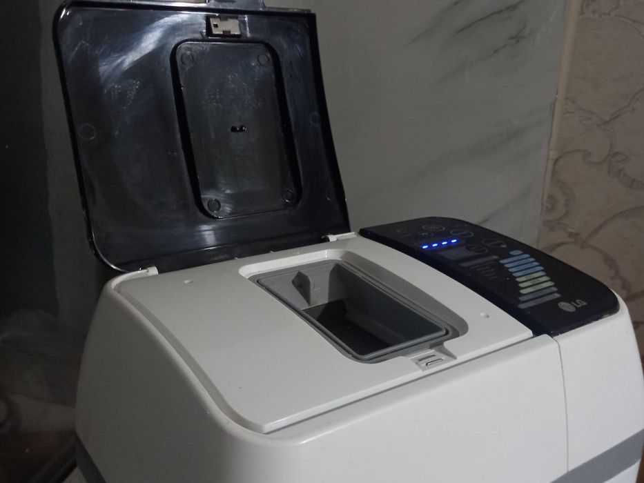 продам хлебопечку LG