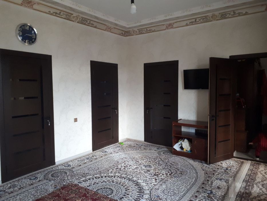Qibray mayiskida 2sotih 4hona uchastka sotiladi