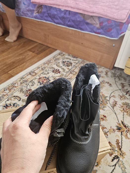 Продам новый спец ботинка и спец сапоги