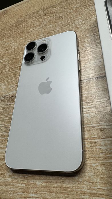 Продам Айфон 15 про Макс 256