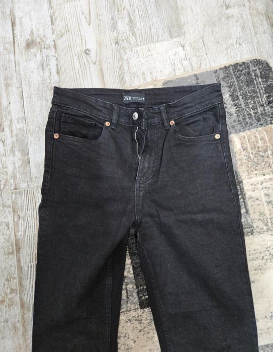 Blugi negri evazati zara 38