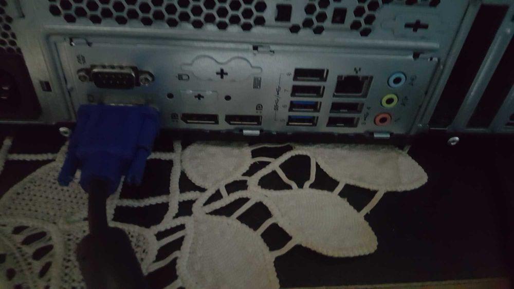 schimb vand Lenovo ThinkCentre M83 i3-4130, 8GB DDR3