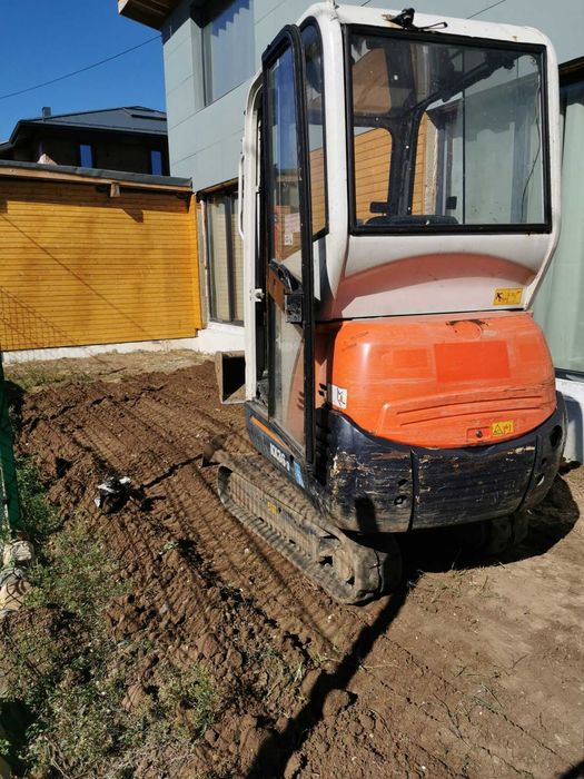 Предлагам изкопни услуги с Мини багер,бобкат и самосвал