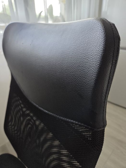 Scaun de birou ergonomic, spătar mesh negru (stare excelentă)